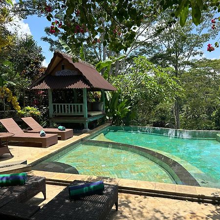 Tirta Asri Ubud Villa ภายนอก รูปภาพ