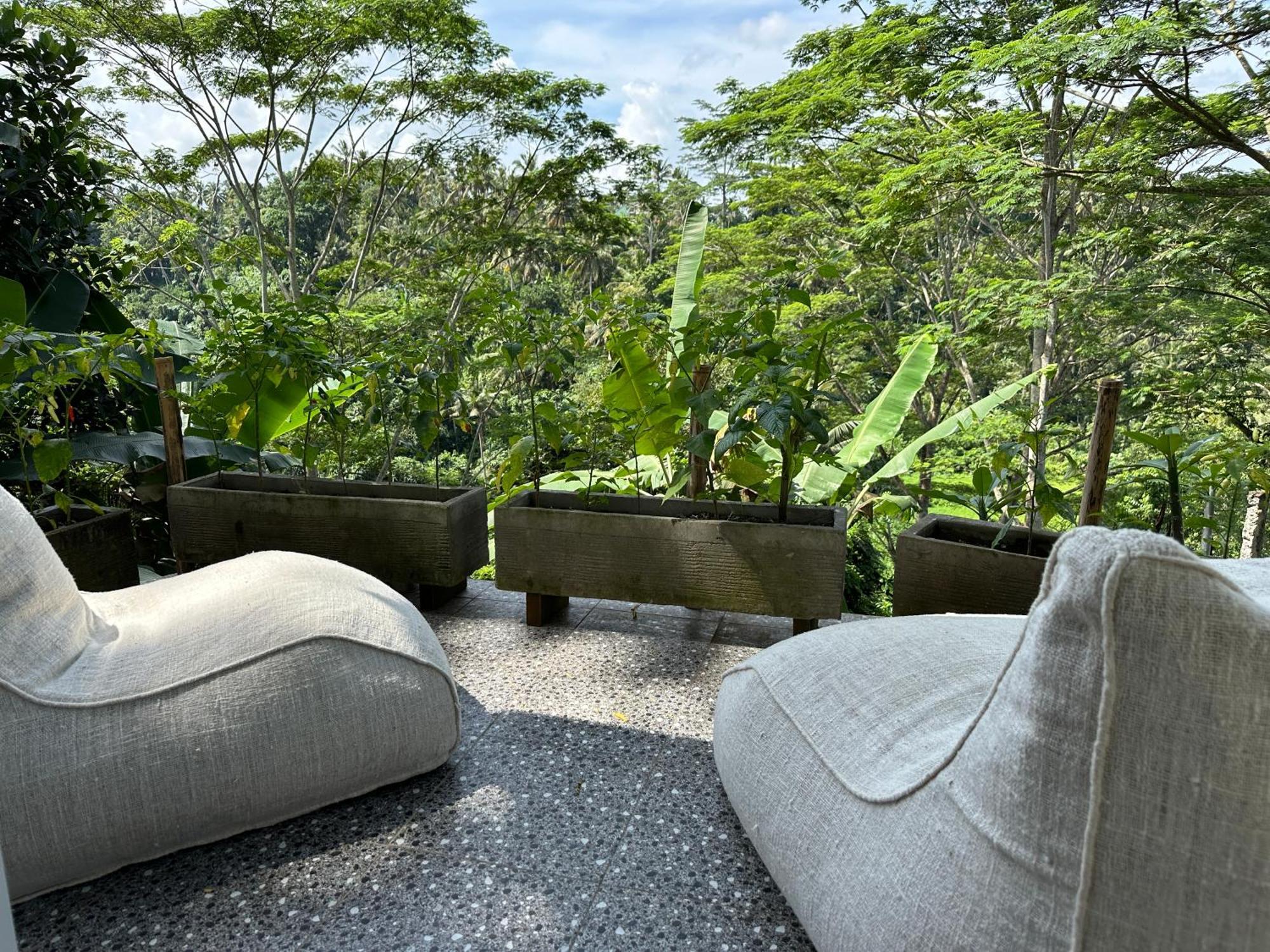 Tirta Asri Ubud Villa ภายนอก รูปภาพ