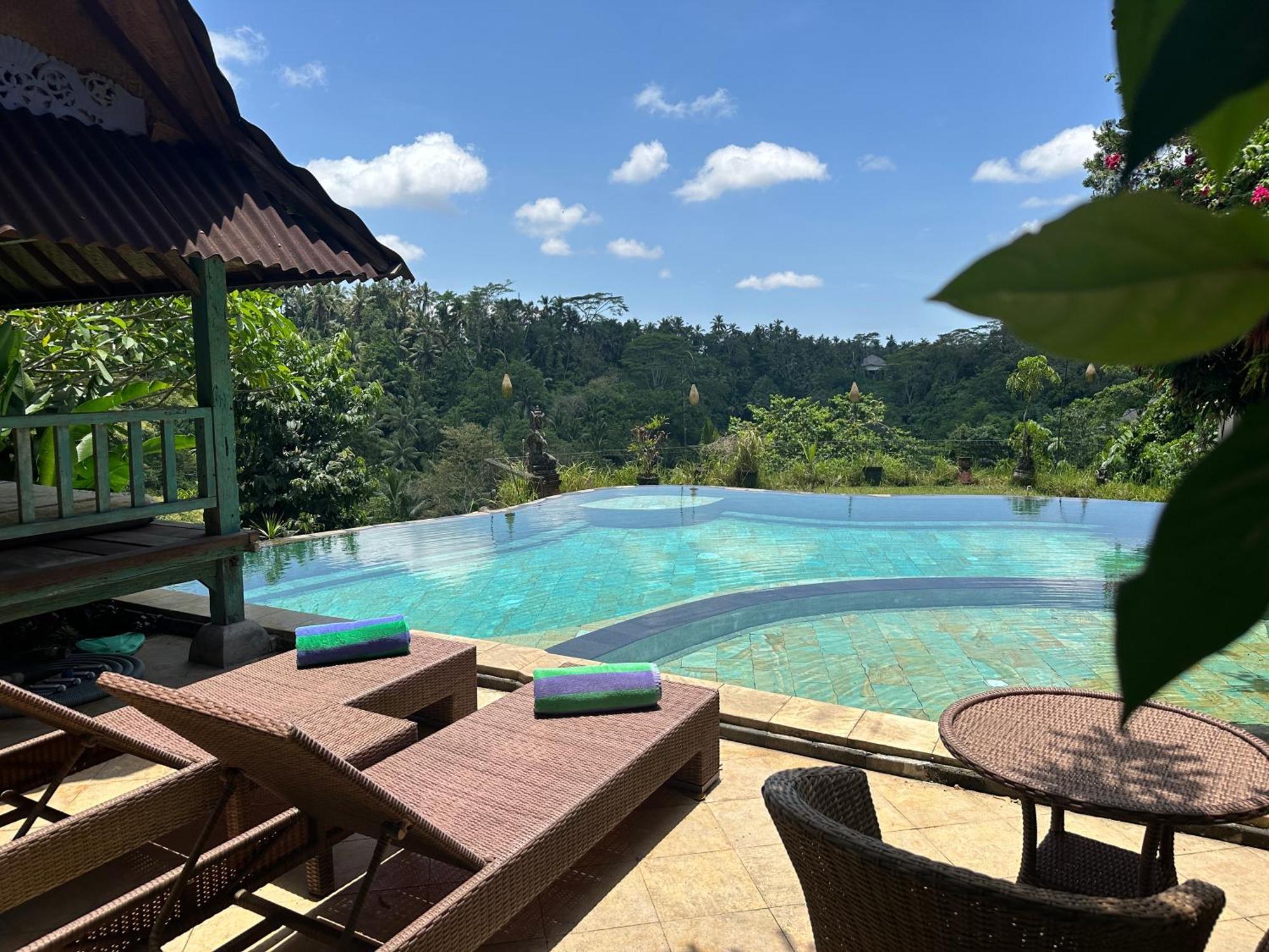 Tirta Asri Ubud Villa ภายนอก รูปภาพ