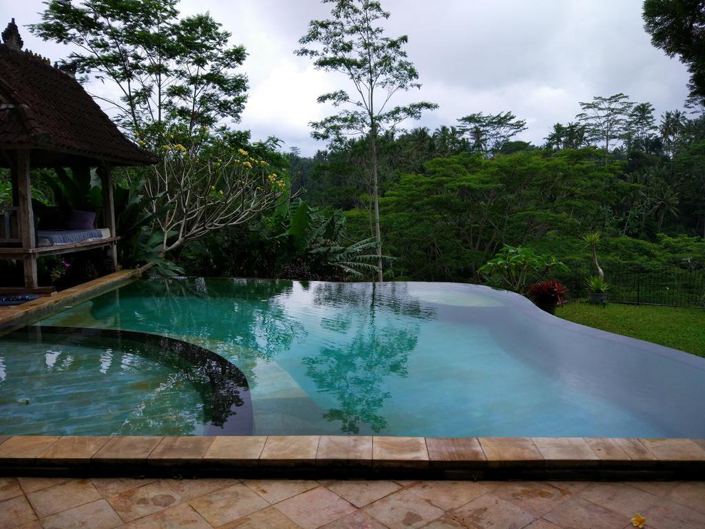 Tirta Asri Ubud Villa ภายนอก รูปภาพ